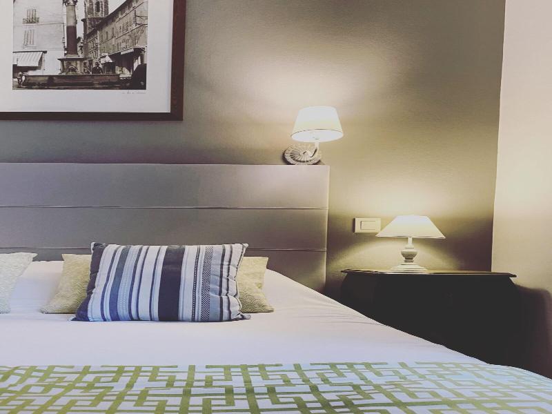 Brit Hotel Acacias image