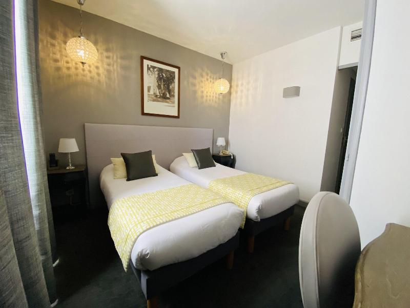 Brit Hotel Acacias image