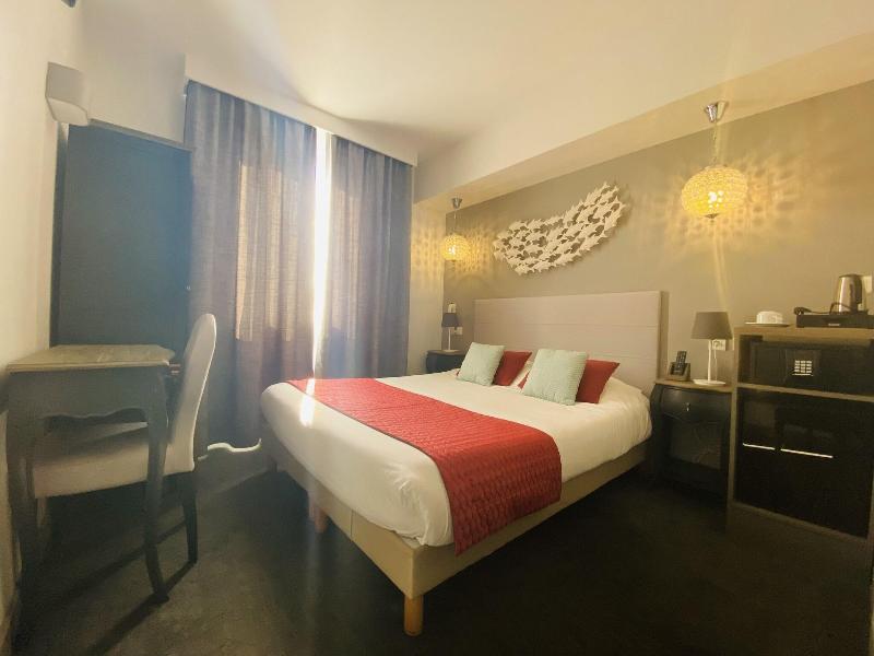 Brit Hotel Acacias image