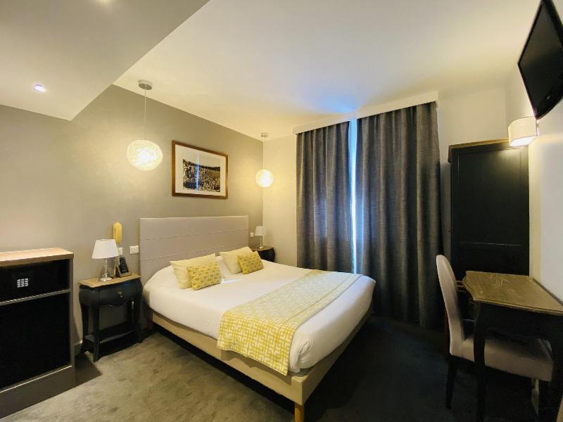 Brit Hotel Acacias image