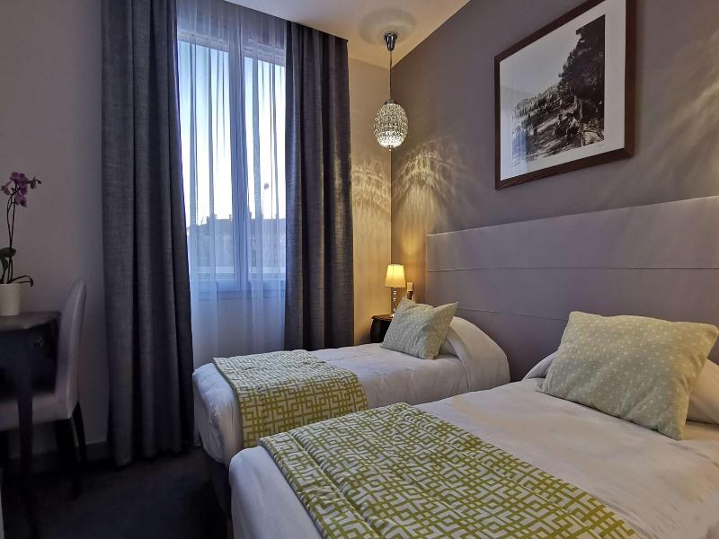Brit Hotel Acacias image
