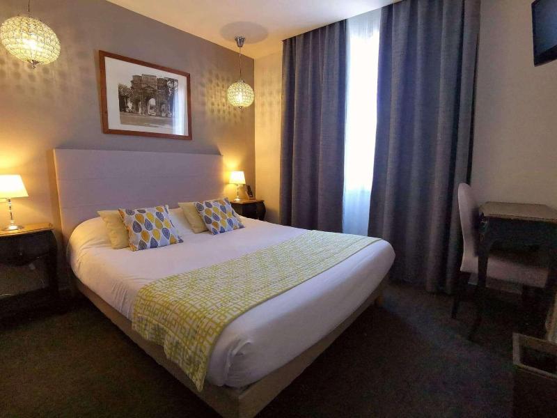 Brit Hotel Acacias image