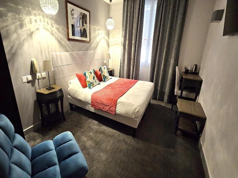 Brit Hotel Acacias image