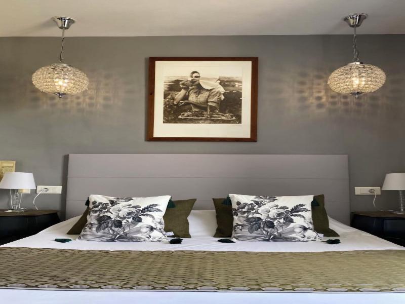 Brit Hotel Acacias image