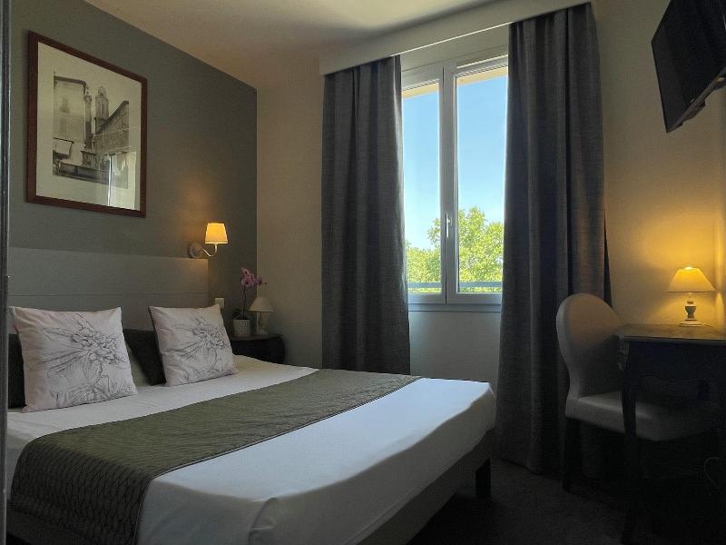 Brit Hotel Acacias image