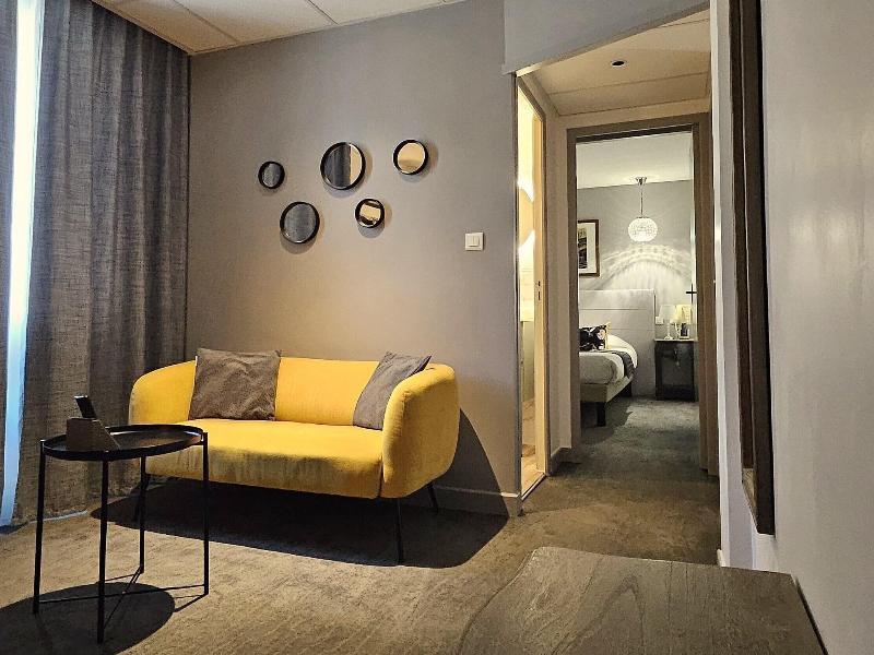 Brit Hotel Acacias image