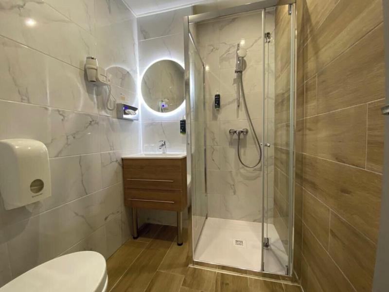 Brit Hotel Acacias image