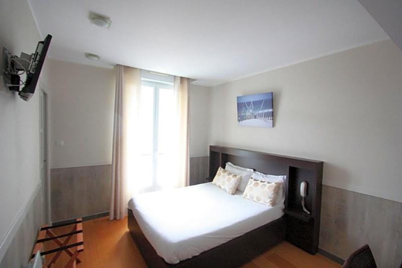 Hotel De La Rade image