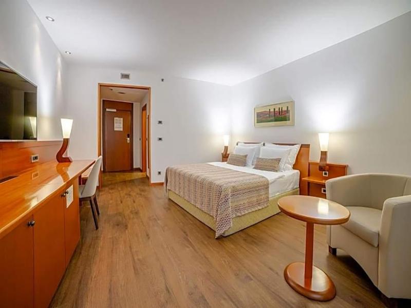 Perla Casino & Hotel image
