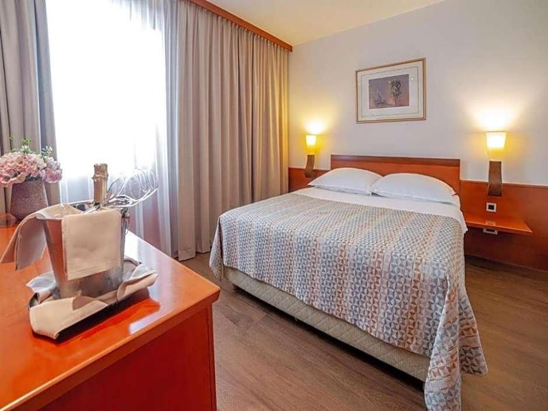 Perla Casino & Hotel image