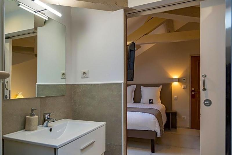 Hotel Jean Moët image