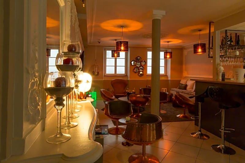 Hotel Jean Moët image