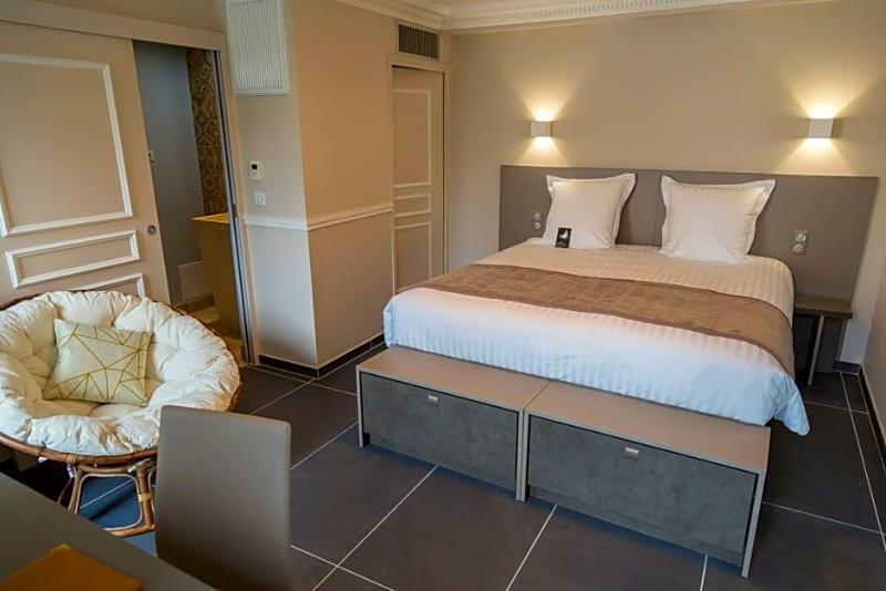 Hotel Jean Moët image