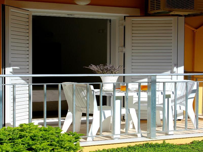 Rantos Apartments image
