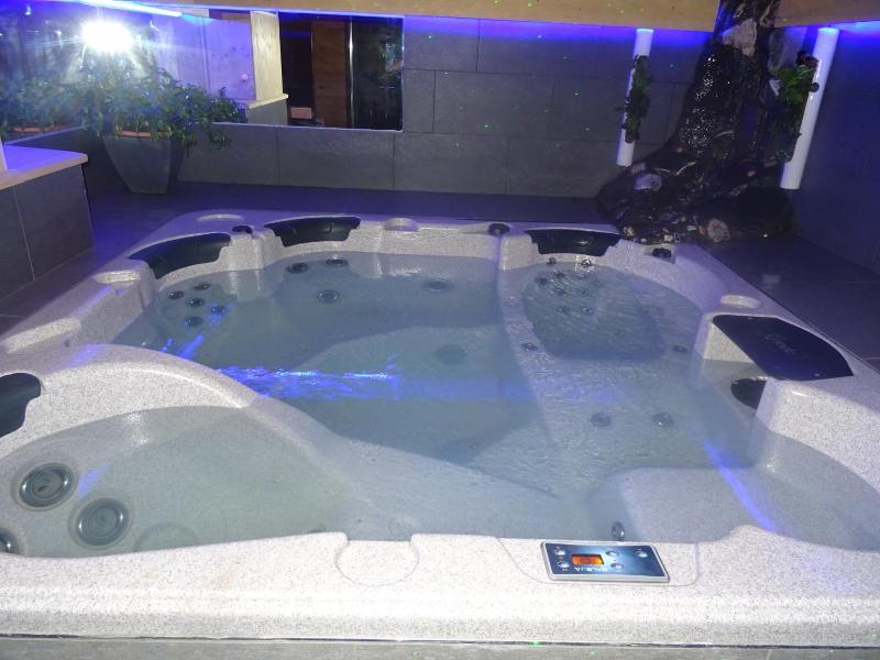 Apart'hotel & Spa La Destiere image