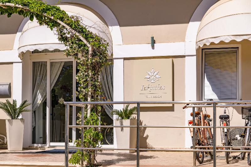 Iakinthos, Tsilivi Beach