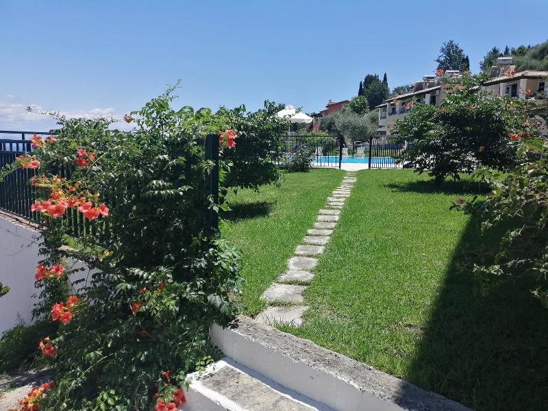 Aronis Apartments image