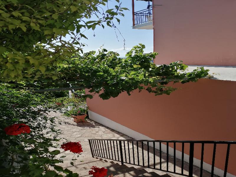 Aronis Apartments image