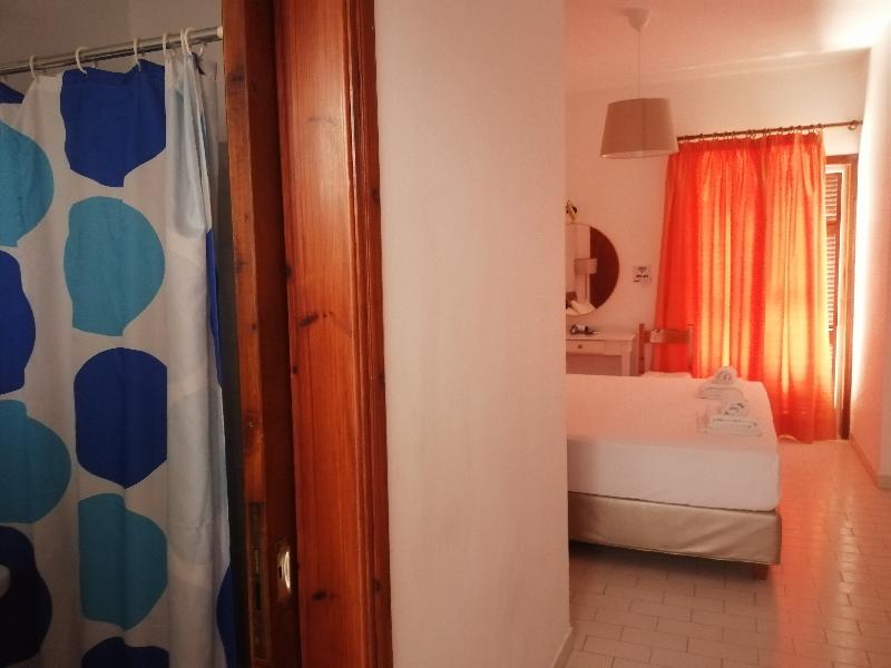 Aronis Apartments image