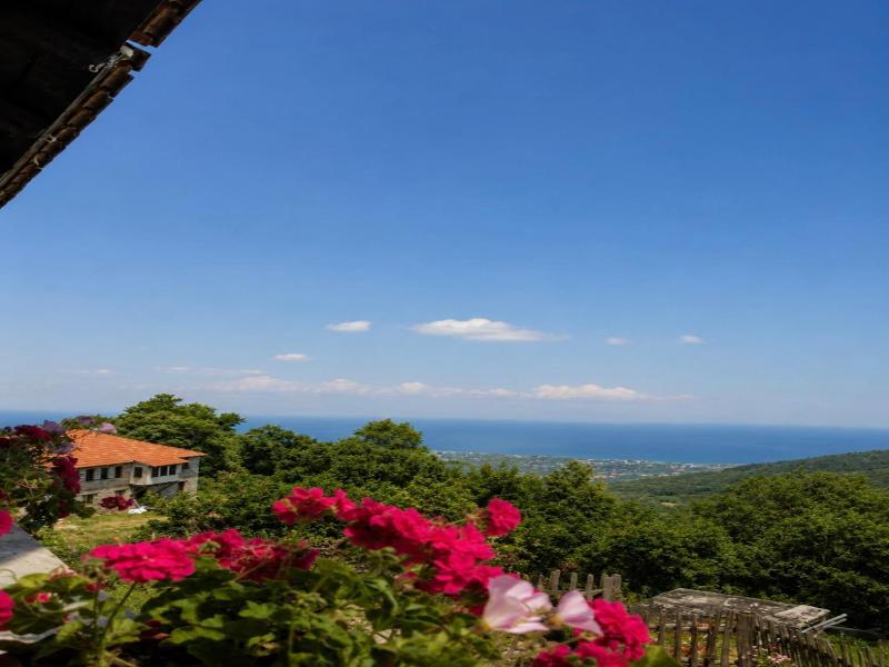 Sintrivanis Mountain image