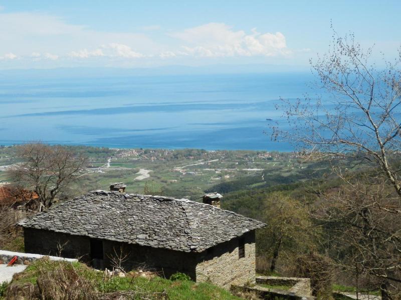 Sintrivanis Mountain image