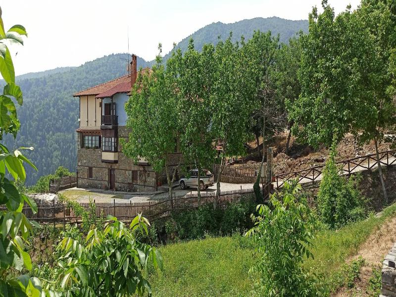 Sintrivanis Mountain image