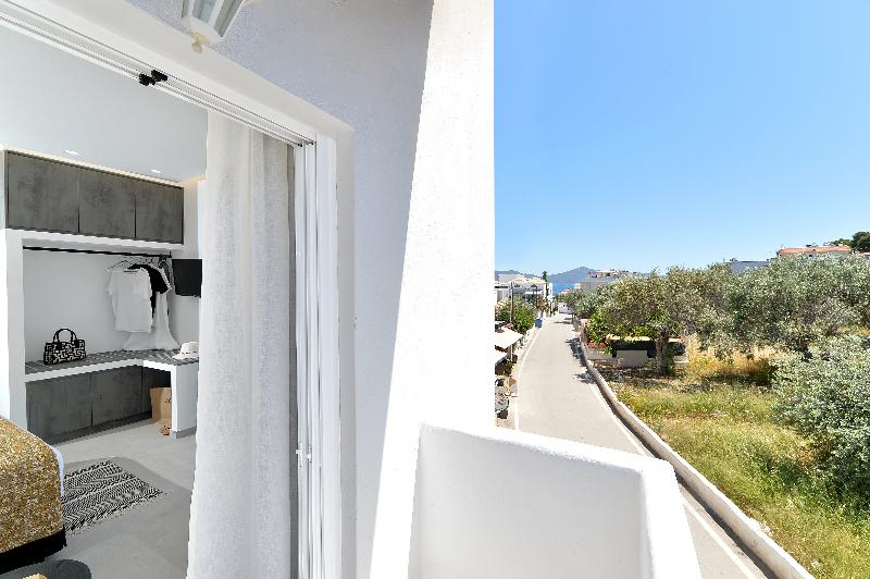 Yianna Hotel - Image 6