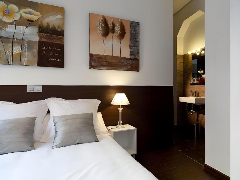 THC Latina Hostel image