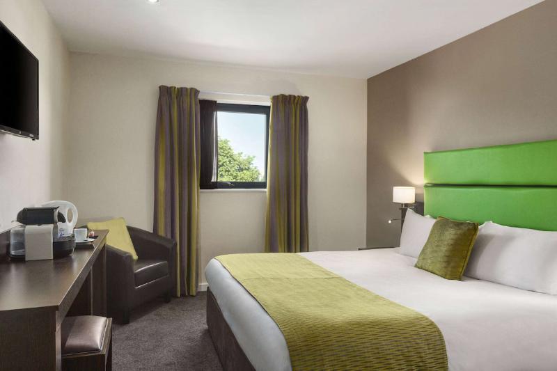 Redwings Lodge Birmingham image