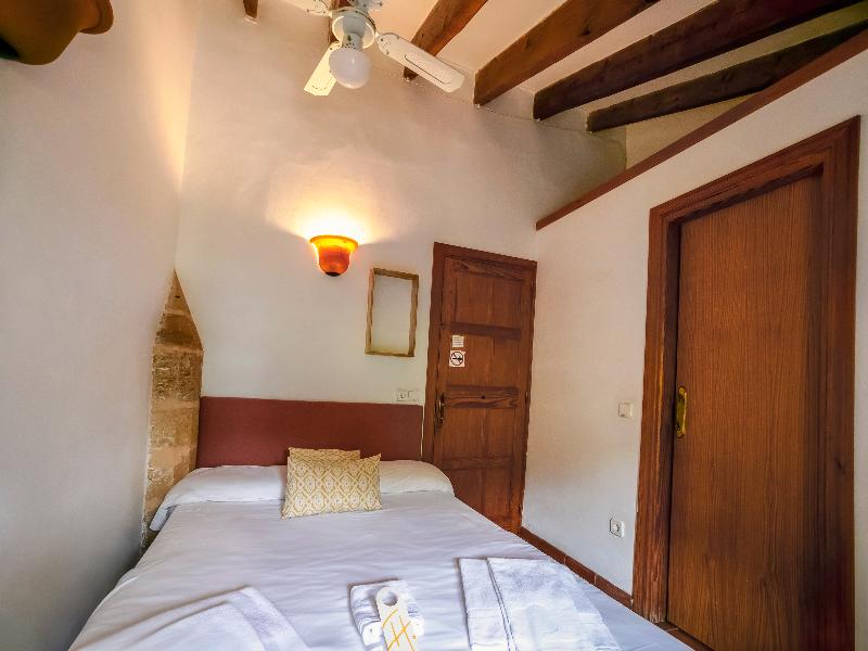 Petit Hotel Hostatgeria La Victoria image