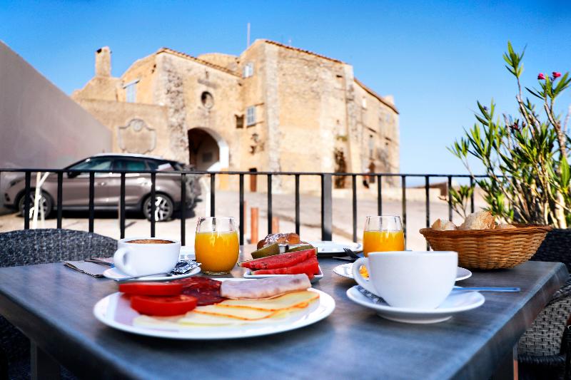 Petit Hotel Hostatgeria Sant Salvador image