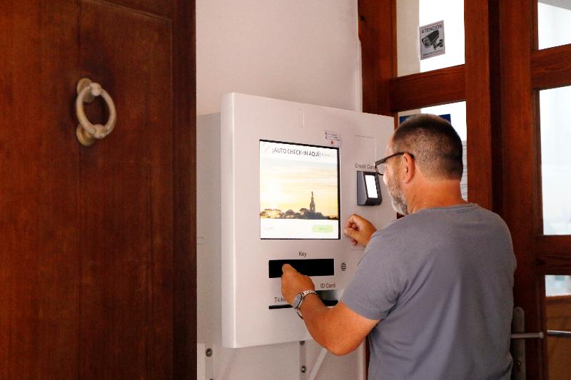 Petit Hotel Hostatgeria Sant Salvador image