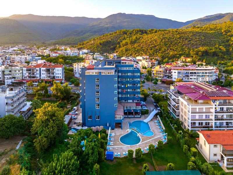 Green Gold Hotel image