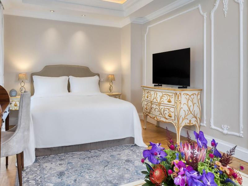 King George A Luxury Collection Hotel image