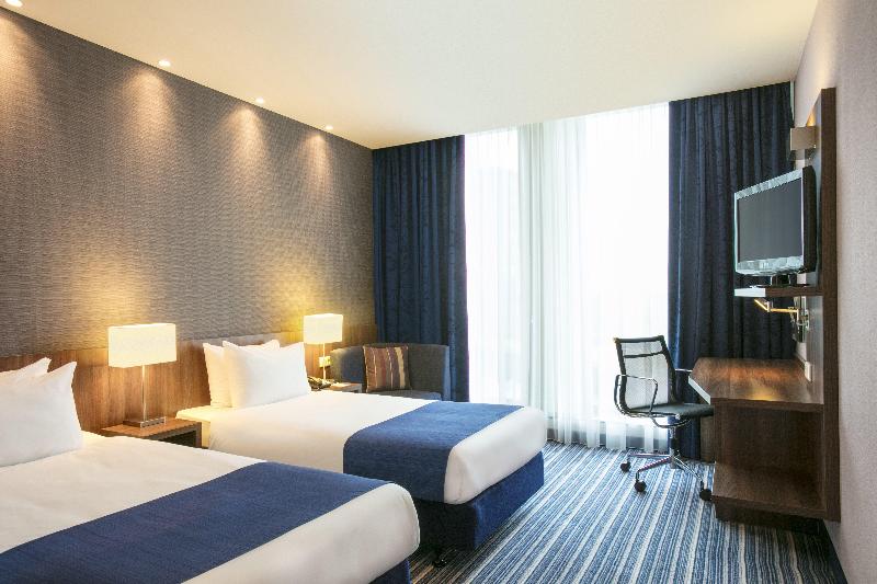 Holiday Inn Express Rotterdam-Central Station image