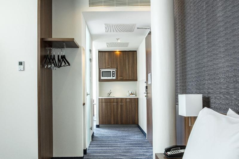 Holiday Inn Express Rotterdam-Central Station image