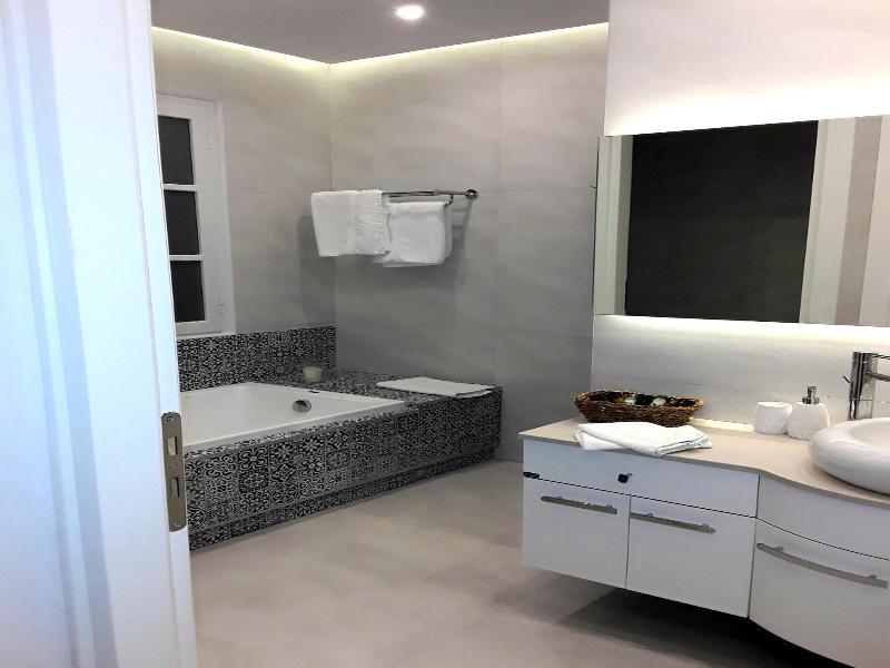 Maistros Exclusive Suites image