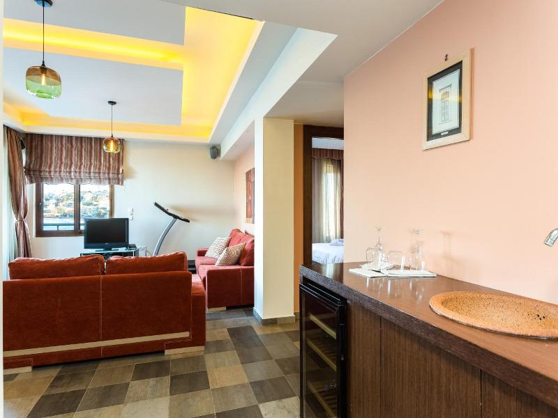 Maistros Exclusive Suites image