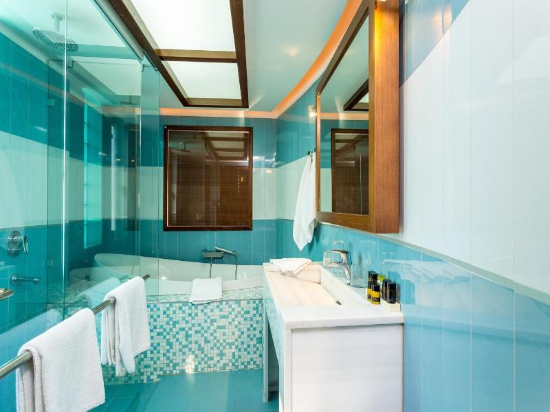 Maistros Exclusive Suites image
