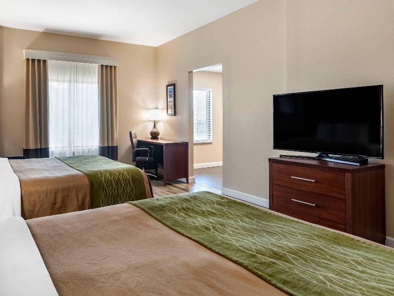 Comfort Inn & Suites Fort Walton Beach — photo 18