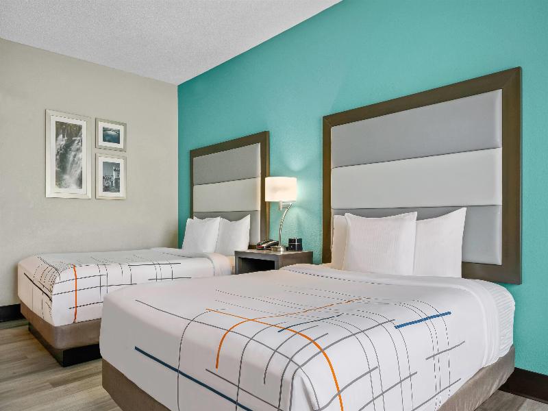 La Quinta Inn & Suites Batavia image