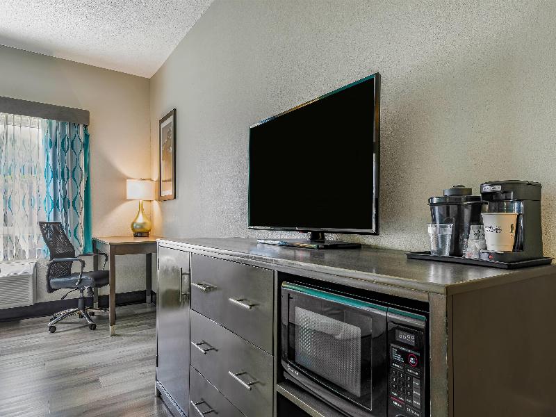 La Quinta Inn & Suites Batavia image