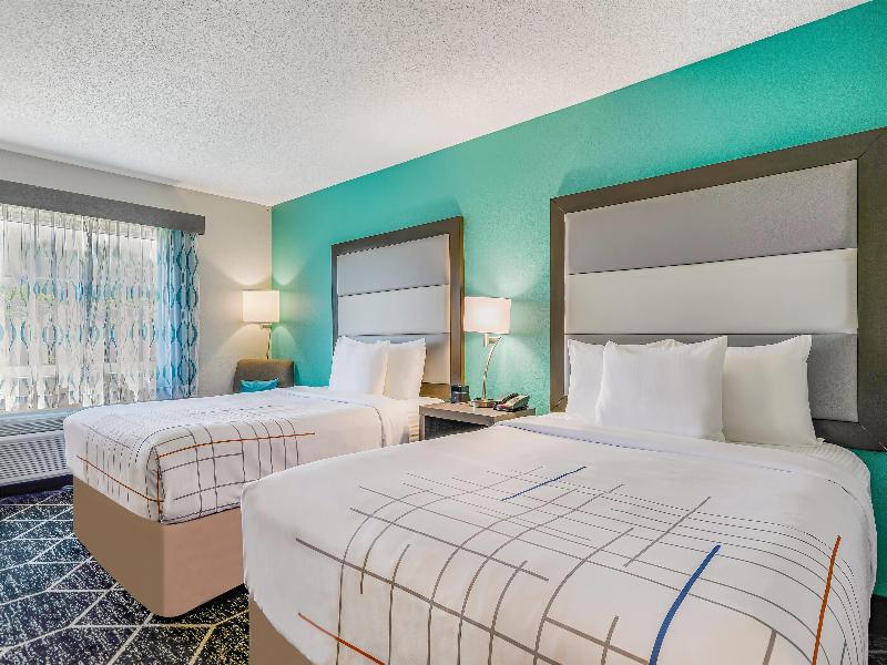 La Quinta Inn & Suites Batavia image
