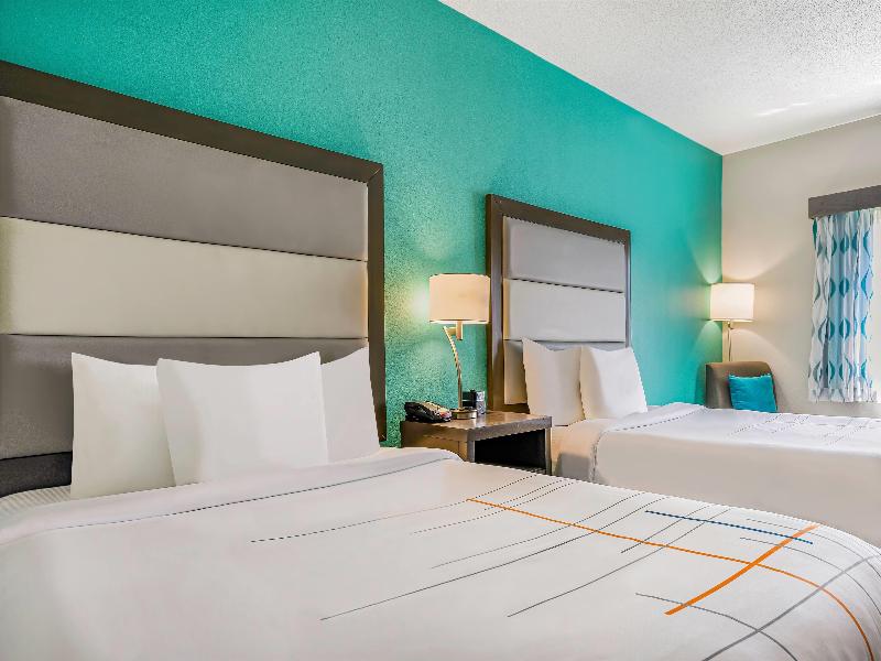 La Quinta Inn & Suites Batavia image
