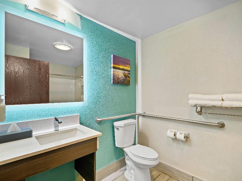 La Quinta Inn & Suites Batavia image