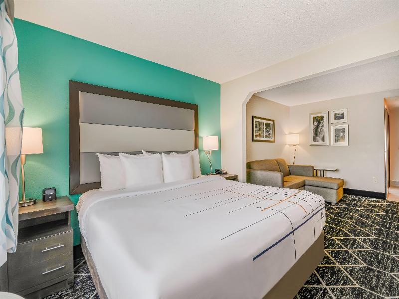 La Quinta Inn & Suites Batavia image