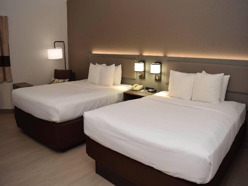 Comfort Inn & Suites Syracuse-Carrier Circle — photo 40