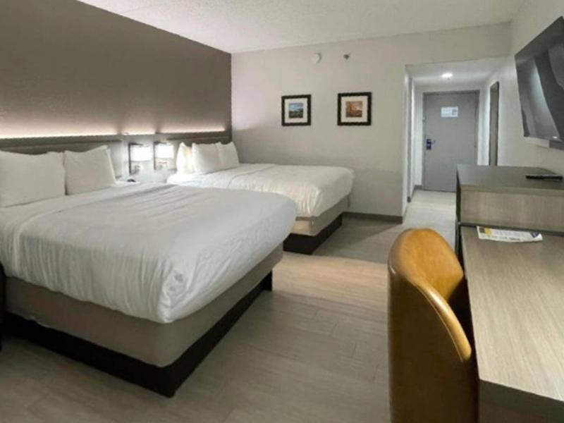 Comfort Inn & Suites Syracuse-Carrier Circle — photo 52