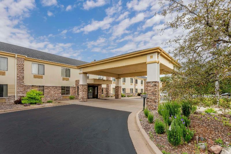 Comfort Inn & Suites Black River Falls I-94 image