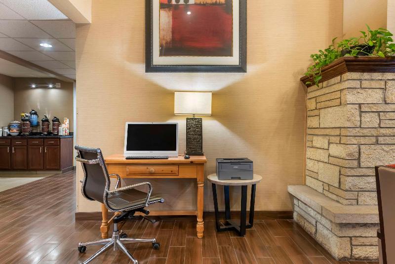 Comfort Inn & Suites Black River Falls I-94 image